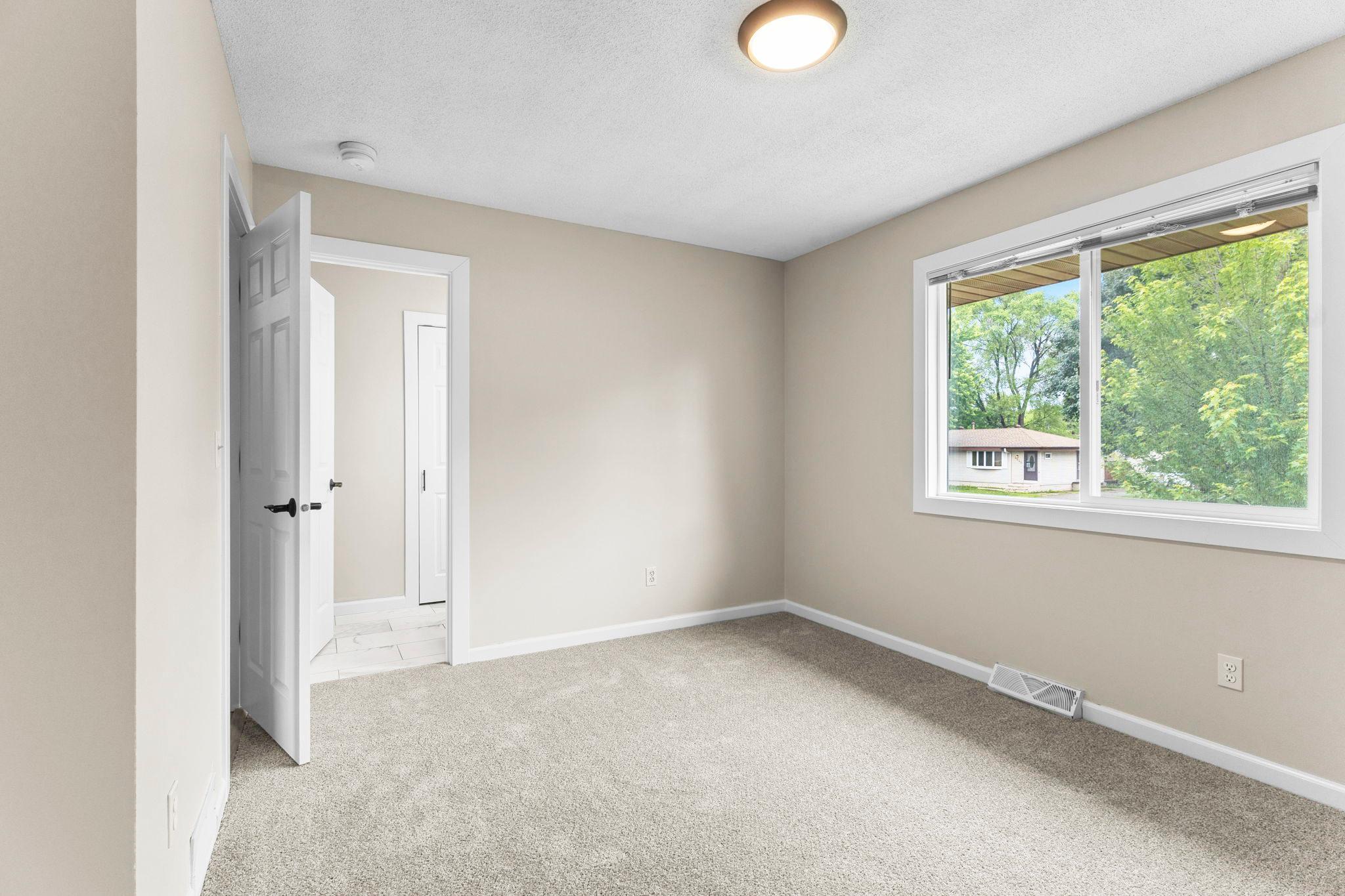 26-web-or-mls-6835 N Colfax Ave-80.jpg