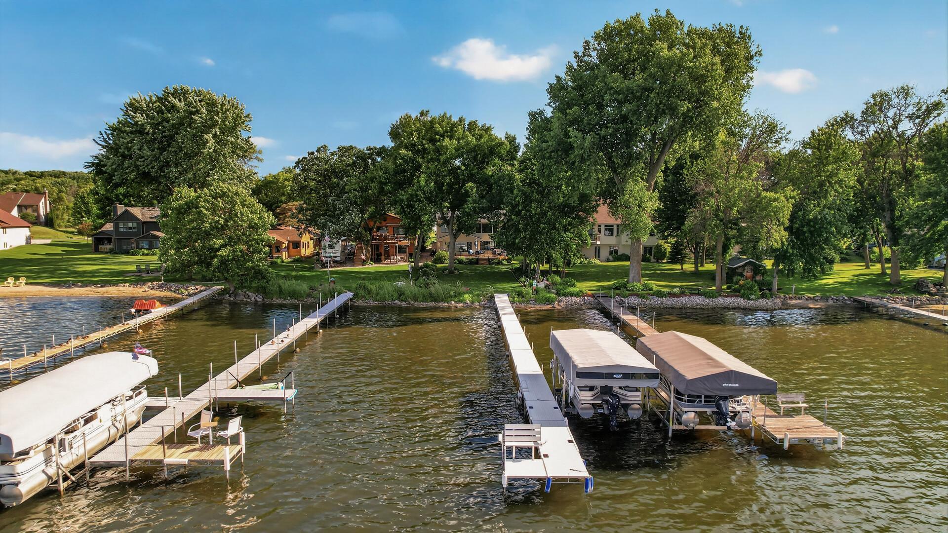 Cruise from your dock for a sunset boat ride then return home to evenings on the water.