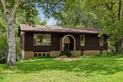2700 Kyle Avenue N, Minneapolis, MN 55422