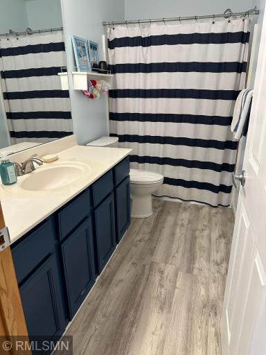 1521 Earle Way, Burnsville, MN 55306