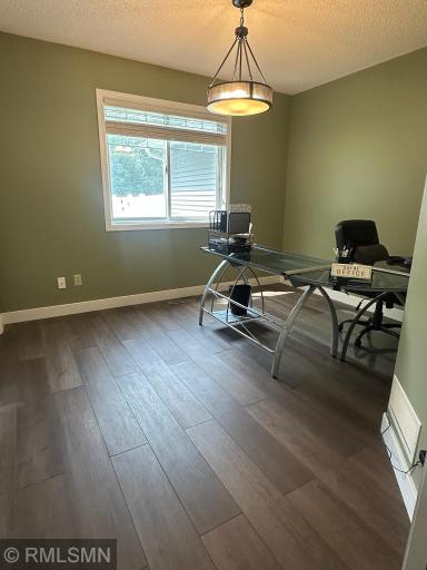 1521 Earle Way, Burnsville, MN 55306
