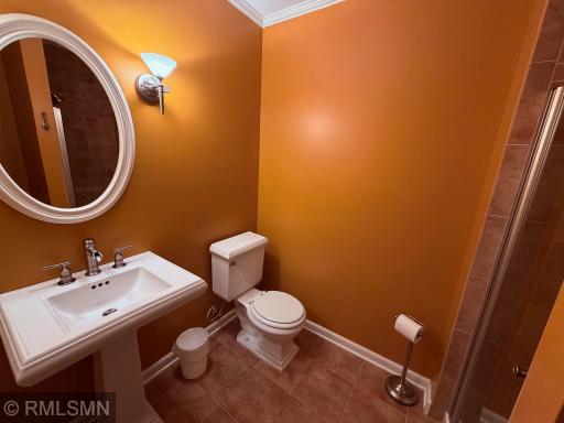 1521 Earle Way, Burnsville, MN 55306