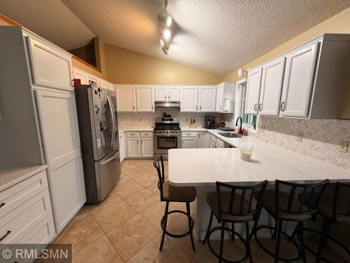 1521 Earle Way, Burnsville, MN 55306