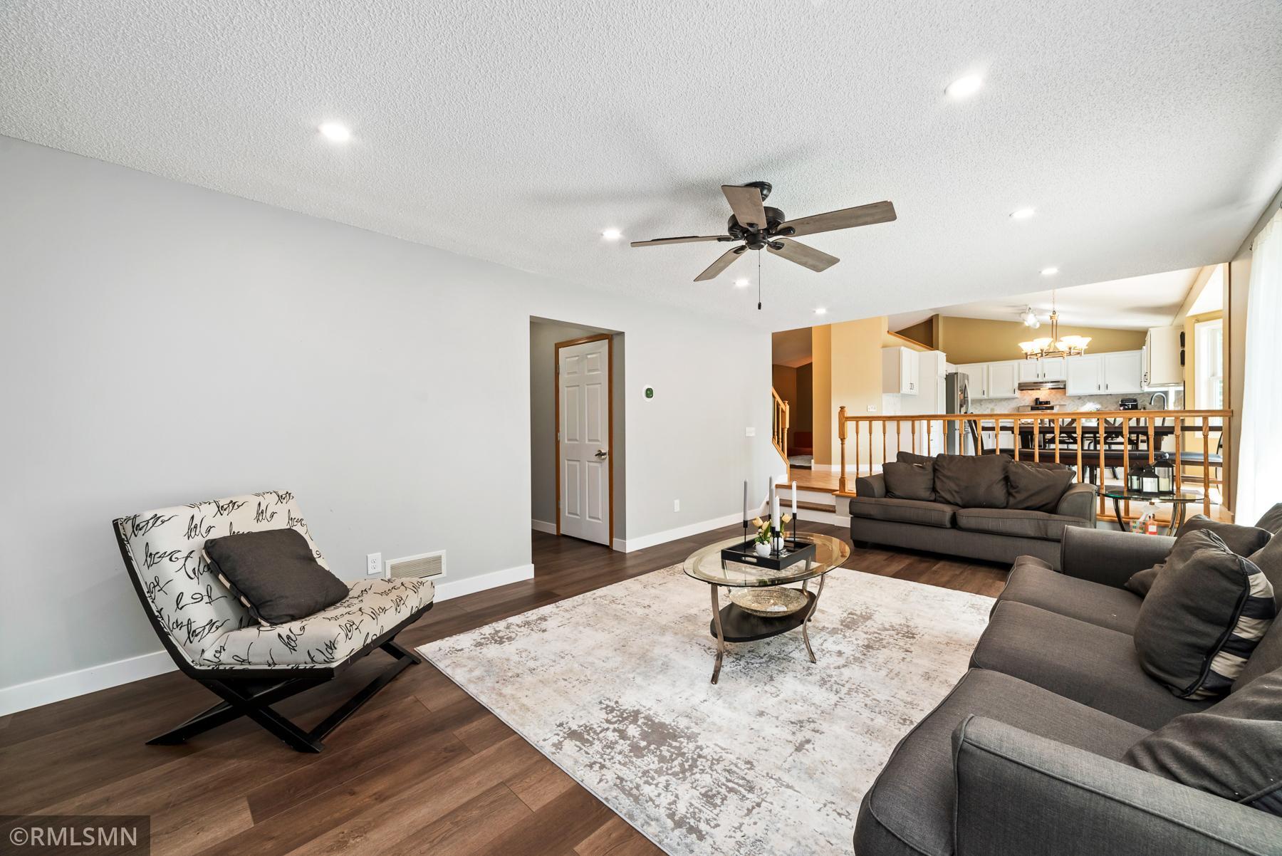 1521EarleWay(40).jpg