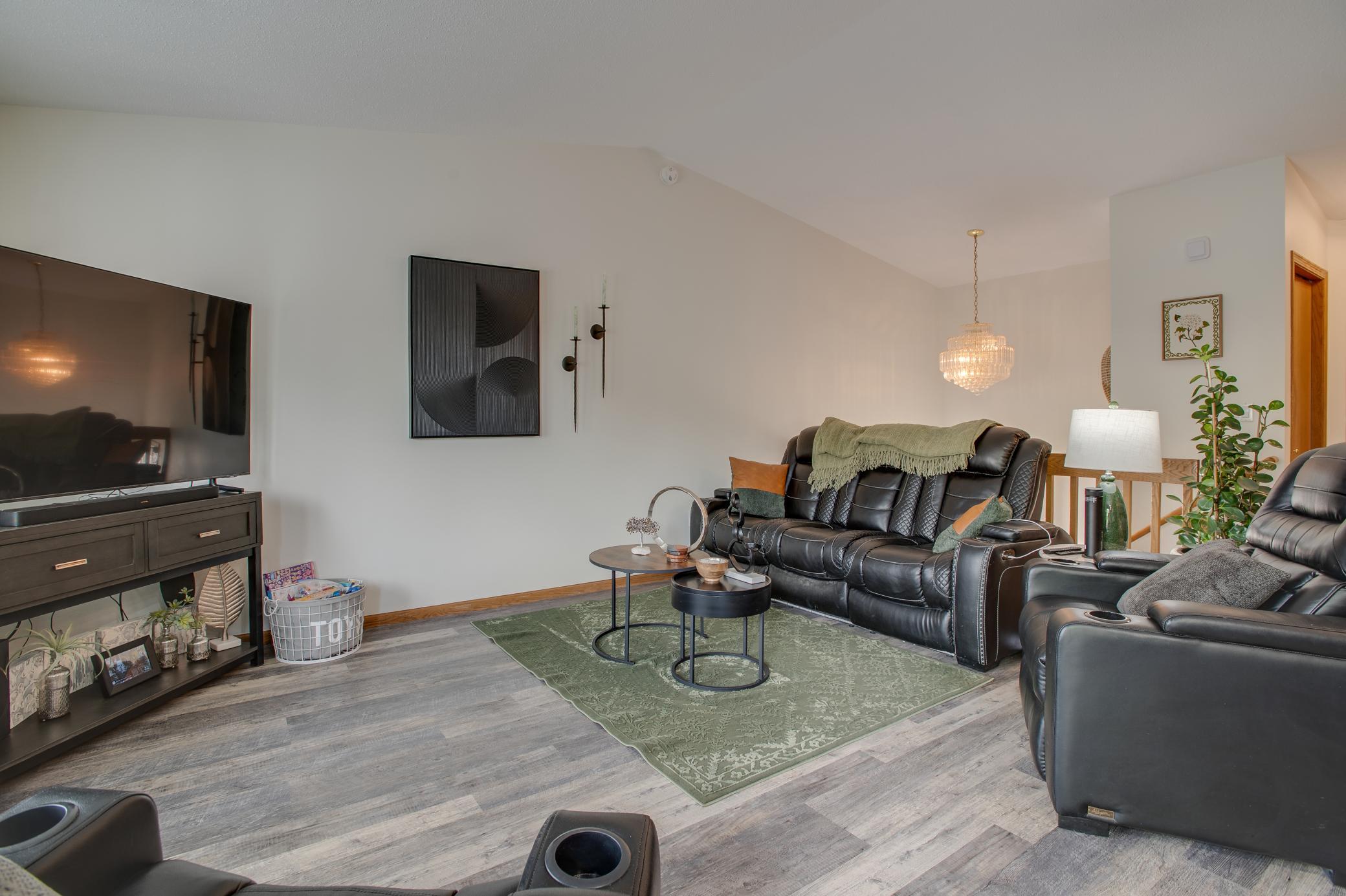 3260_35th_AVE_S-14.jpg