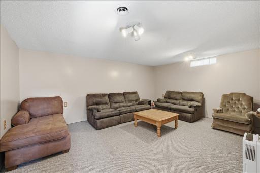 3926 3rd Avenue E, Hibbing, MN 55746