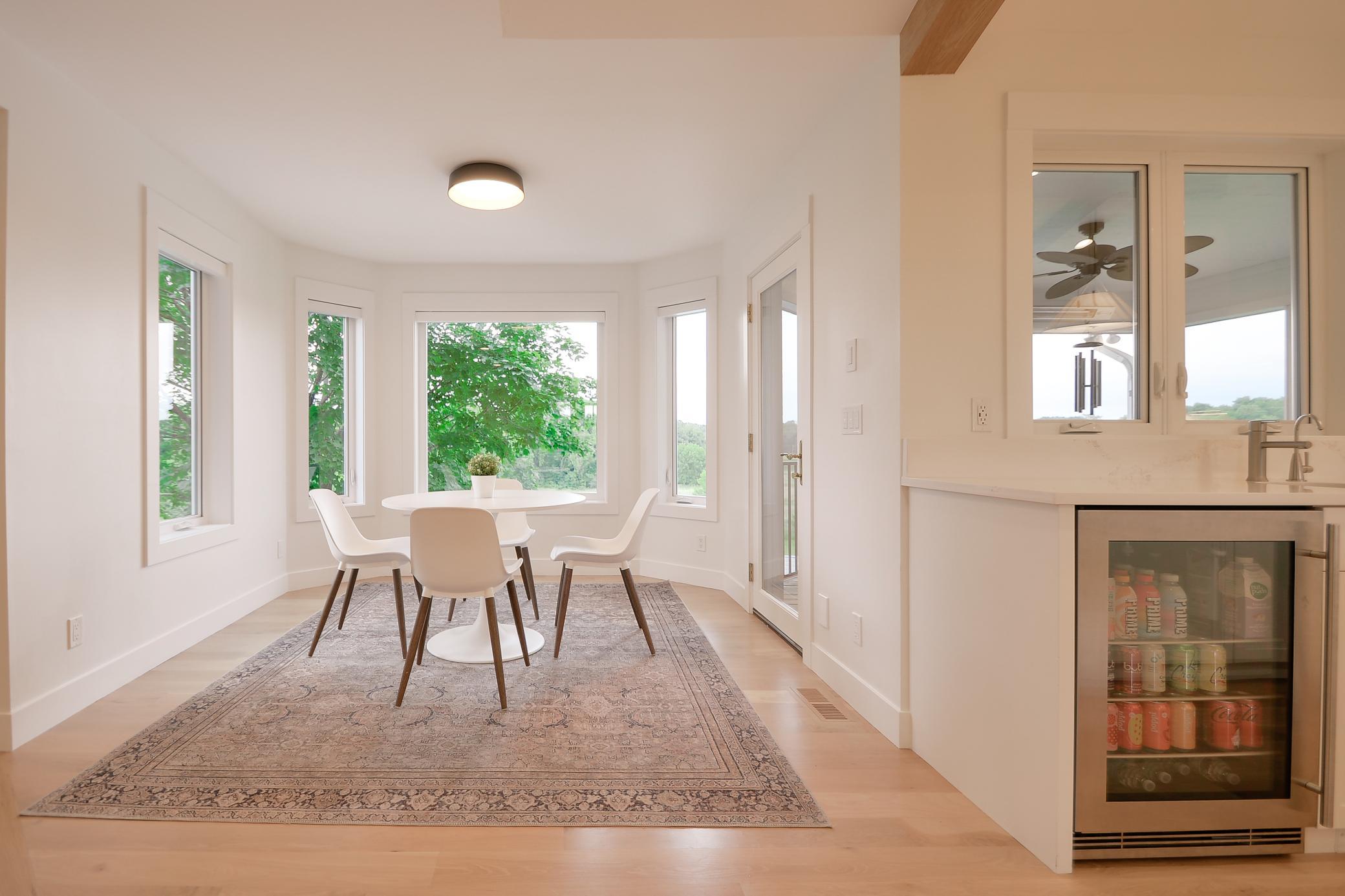 Additional dining space area off the kitchen
