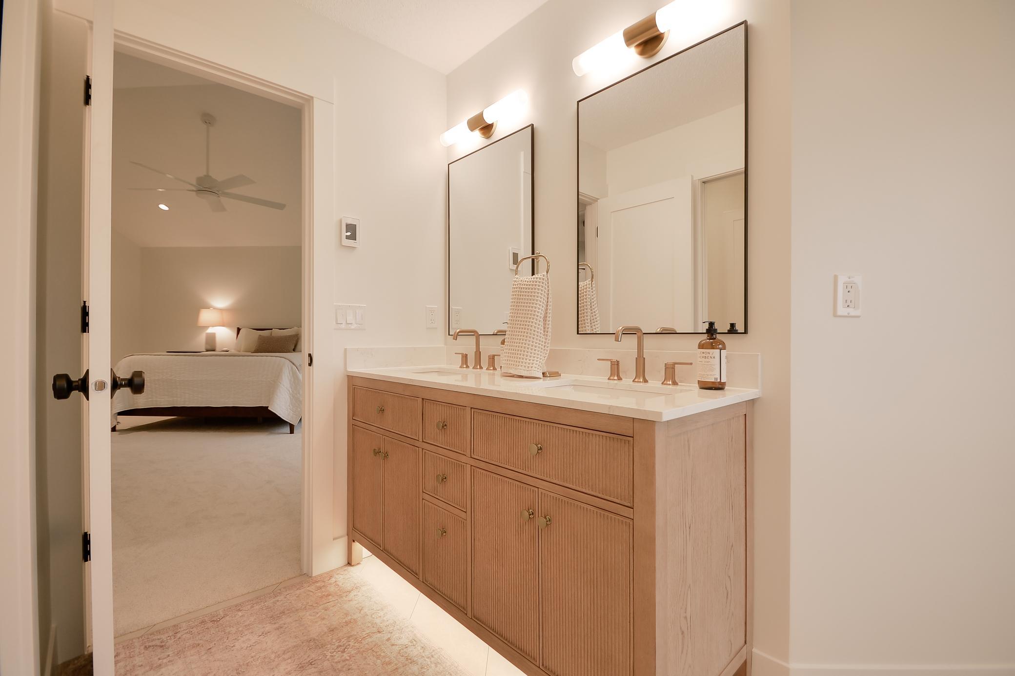 Double sinks in vanity