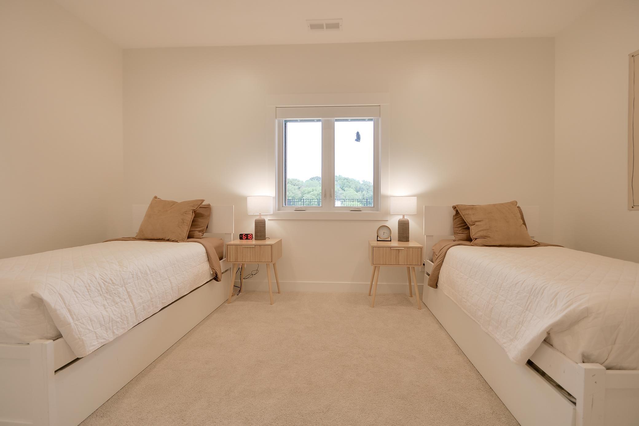 Room for guests or a large bedroom