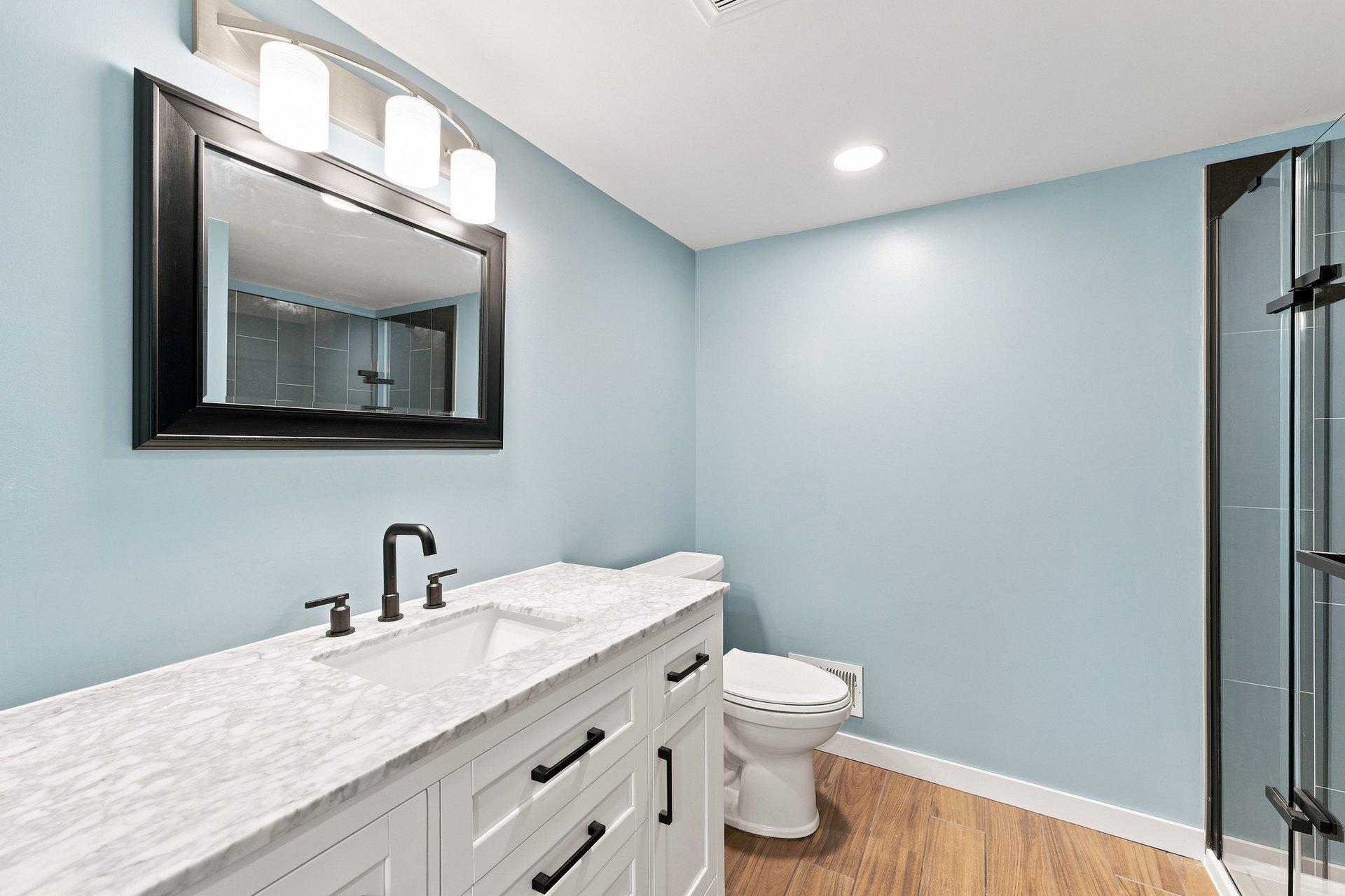 29_Bathroom_1.jpg