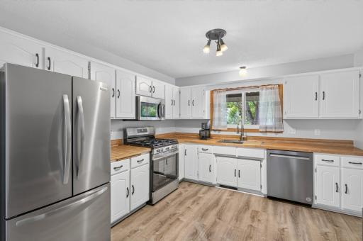 9626 Wellington Lane N, Maple Grove, MN 55369