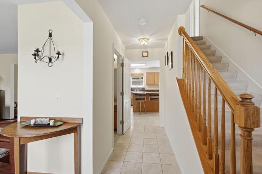 15-web-or-mls-4918_Rusten_Rd_Eagan_MN_012.jpg