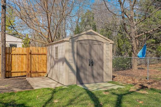 2930 Bay Street, Wayzata, MN 55391