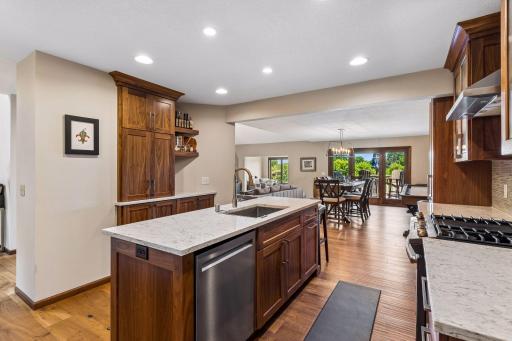 Another angle to show the surplus of cabinet space and countertop space. It is great for storing and organizing your kitchen necessities.