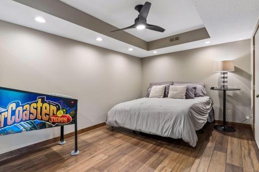 The sellers use this room as a bedroom but it is non conforming.