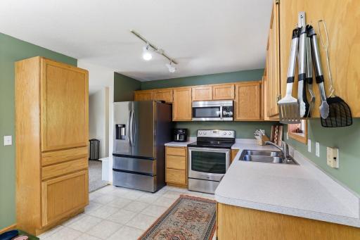 25719 Freeport Avenue, Wyoming, MN 55092