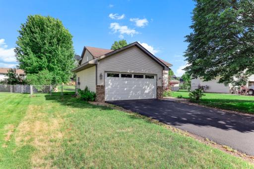 25719 Freeport Avenue, Wyoming, MN 55092