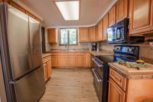 733 11th Street NW, Willmar, MN 56201