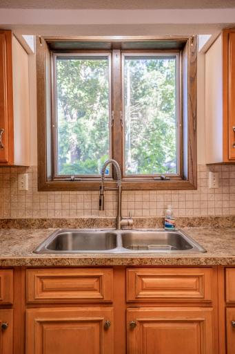 733 11th Street NW, Willmar, MN 56201