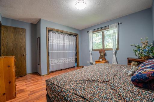 733 11th Street NW, Willmar, MN 56201