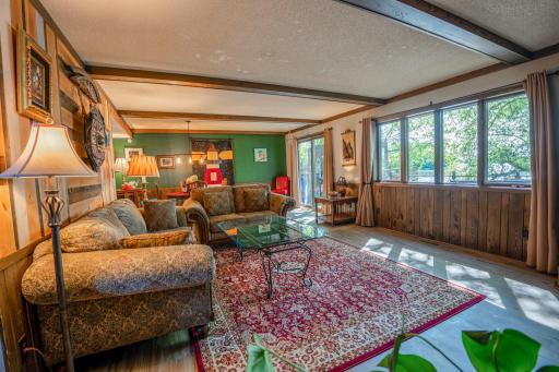 733 11th Street NW, Willmar, MN 56201