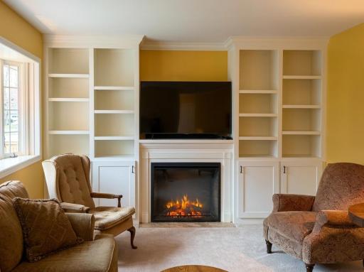05 Built-In Bookshelves.jpg