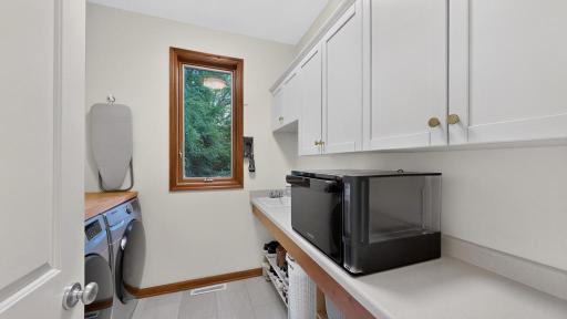 3010 Fox Valley Drive SW, Rochester, MN 55902