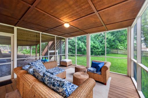 3010 Fox Valley Drive SW, Rochester, MN 55902