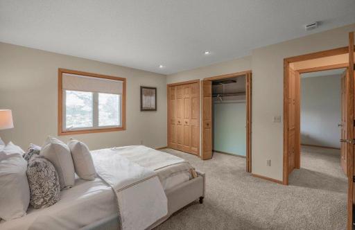 10221 Jeffery Lane, Rogers, MN 55374
