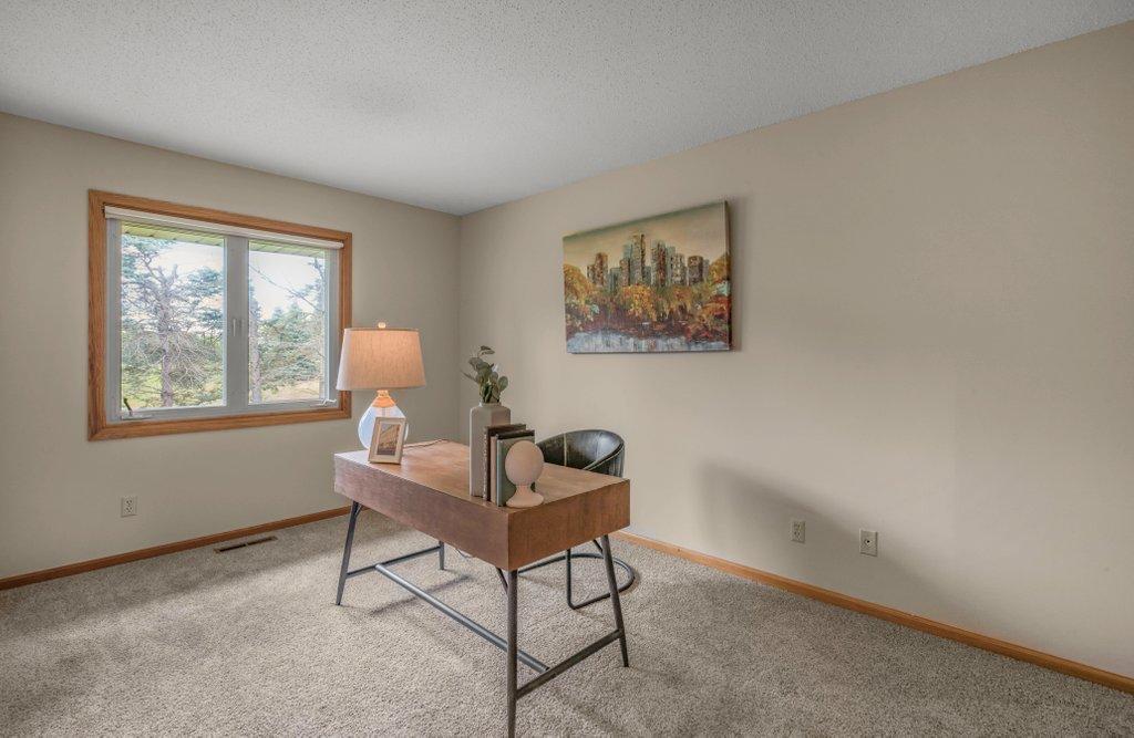 2nd bedroom, Upper level