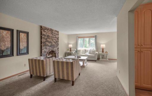 10221 Jeffery Lane, Rogers, MN 55374