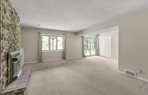 10221 Jeffery Lane, Rogers, MN 55374