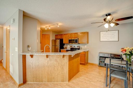 4793 Grenwich Road N, Saint Paul, MN 55128