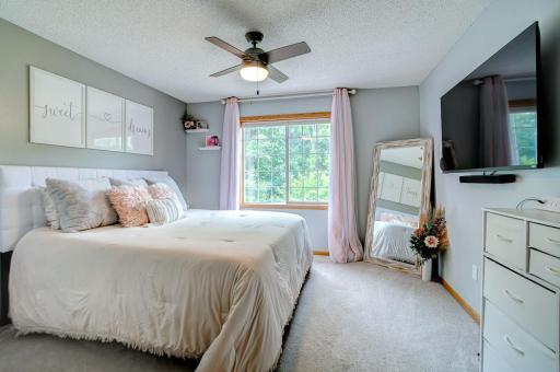 4793 Grenwich Road N, Saint Paul, MN 55128