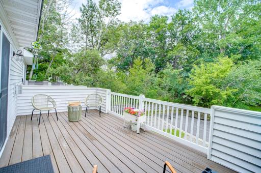 Western facing maintenance-free composite deck with nature views