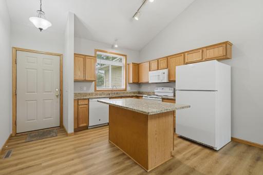 4104 Jarmann Lane, Shakopee, MN 55379