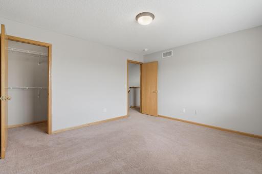 4104 Jarmann Lane, Shakopee, MN 55379