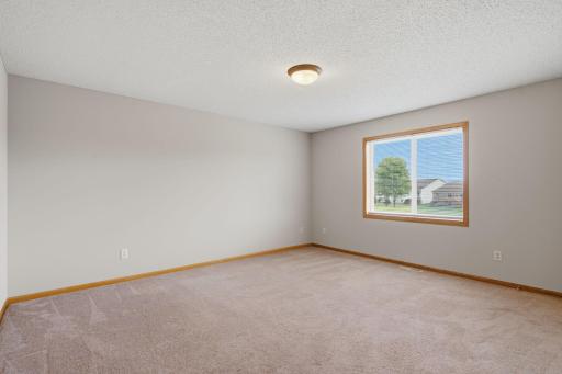 4104 Jarmann Lane, Shakopee, MN 55379