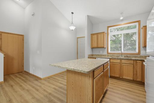 4104 Jarmann Lane, Shakopee, MN 55379