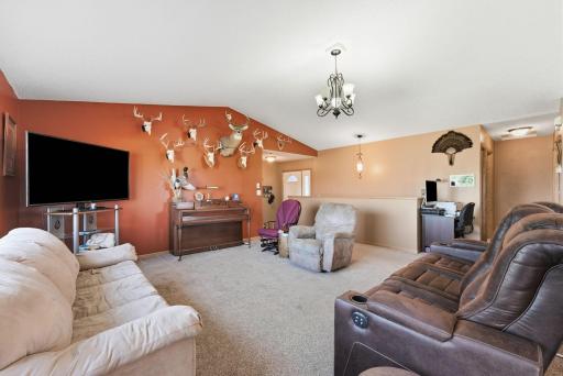 121 Shire Road N, Watkins, MN 55389
