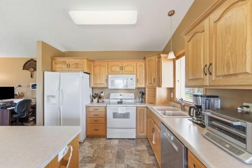 121 Shire Road N, Watkins, MN 55389