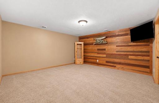 121 Shire Road N, Watkins, MN 55389