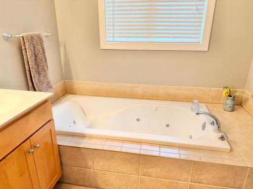 437 Crescent Drive, Albert Lea, MN 56007
