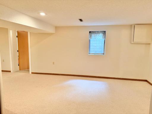 437 Crescent Drive, Albert Lea, MN 56007
