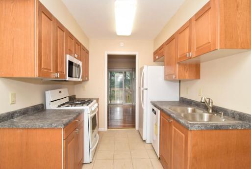2041 103rd Avenue NW, Coon Rapids, MN 55433