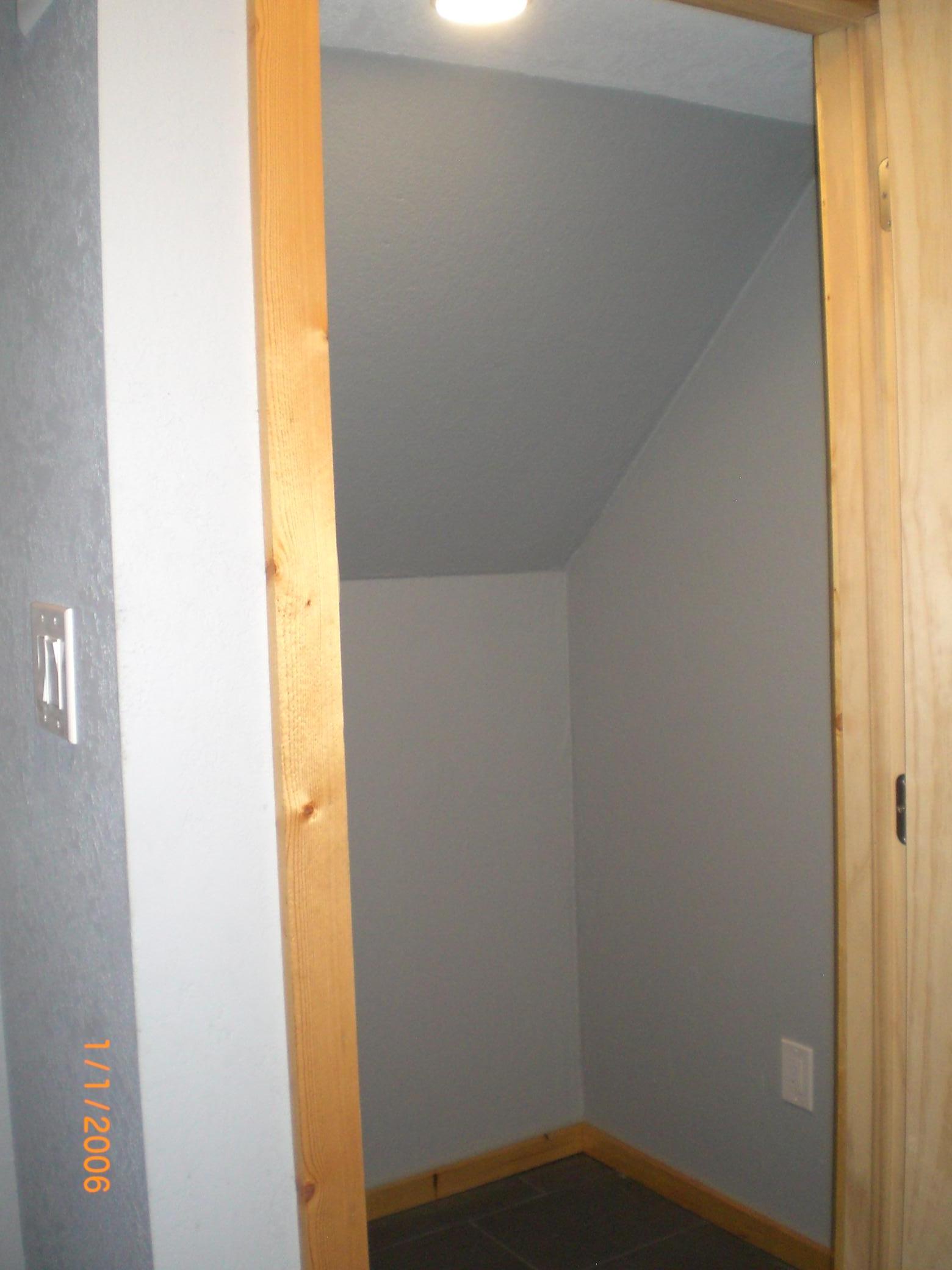 Walkin closet in upstairs bathroom.JPG