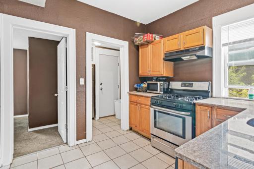 96 Winifred Street West-18.jpg
