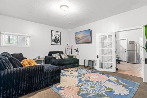96 Winifred Street West-2.jpg