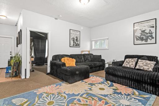 96 Winifred Street West-3.jpg