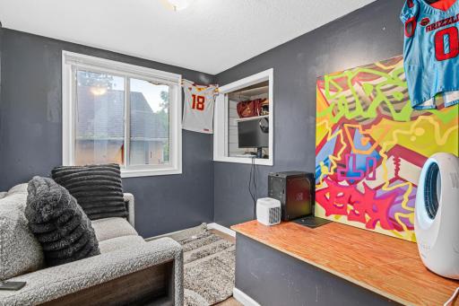 96 Winifred Street West-12.jpg